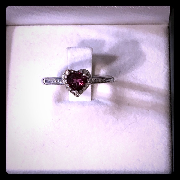 Pink sapphire and diamond ring - Picture 1 of 3